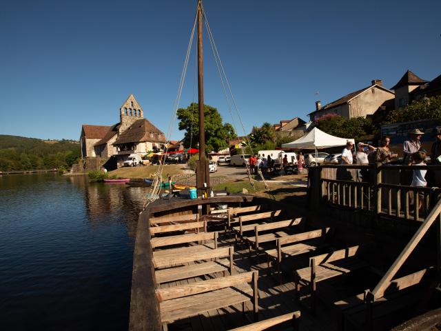 Gabarre Riviere Dordogne Beaulieu©malikaturin 00341