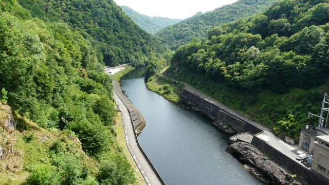 Dordogne Aval Barrage Du Chastang 1