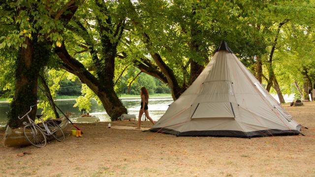 Camping Grande Tente Creysse ©malikaturin 00074