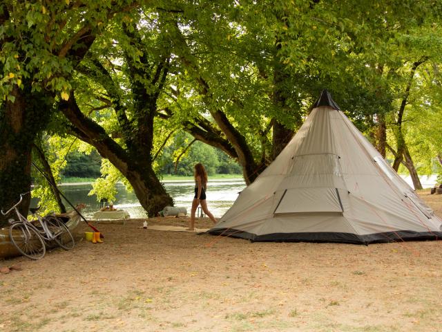 Camping Grande Tente Creysse ©malikaturin 00074