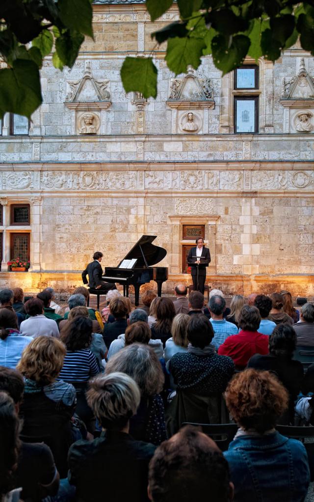 Chateau de Montal Melodrames par Michel Fau musique Liszt et Wagner