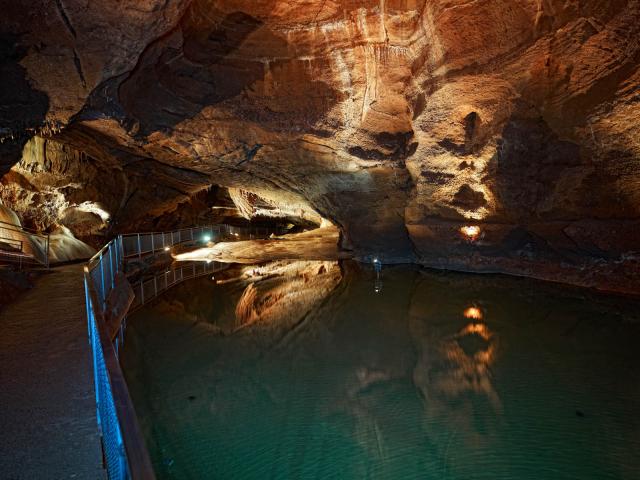 Grottes de Lacave