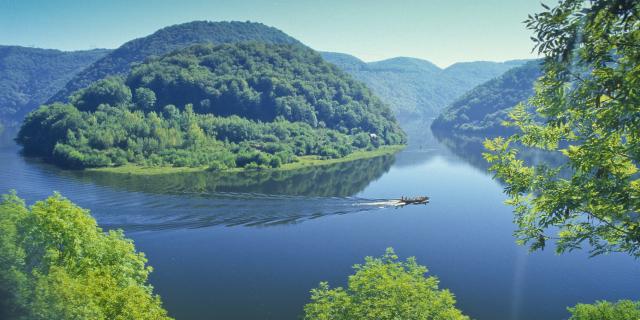 Correze - Une gabare dans les gorges de la Dordogne