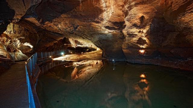 Grottes de Lacave