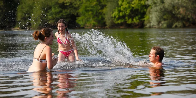 piscine, plages, baignade en rivière, parc aquatique