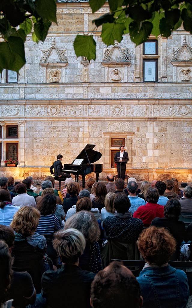 Chateau de Montal Melodrames par Michel Fau musique Liszt et Wagner