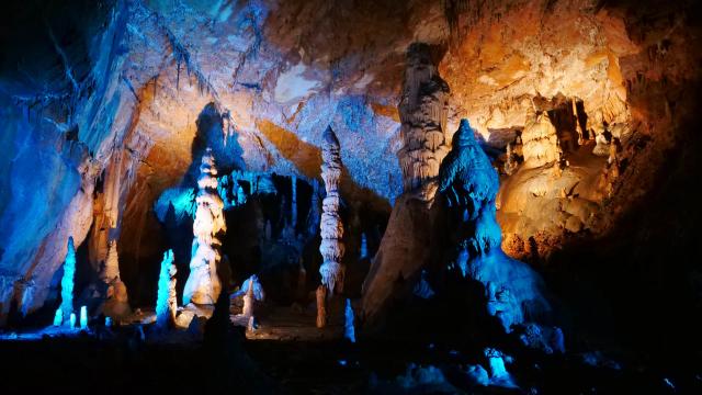 Grotte Des Carbonineres 1.jpg