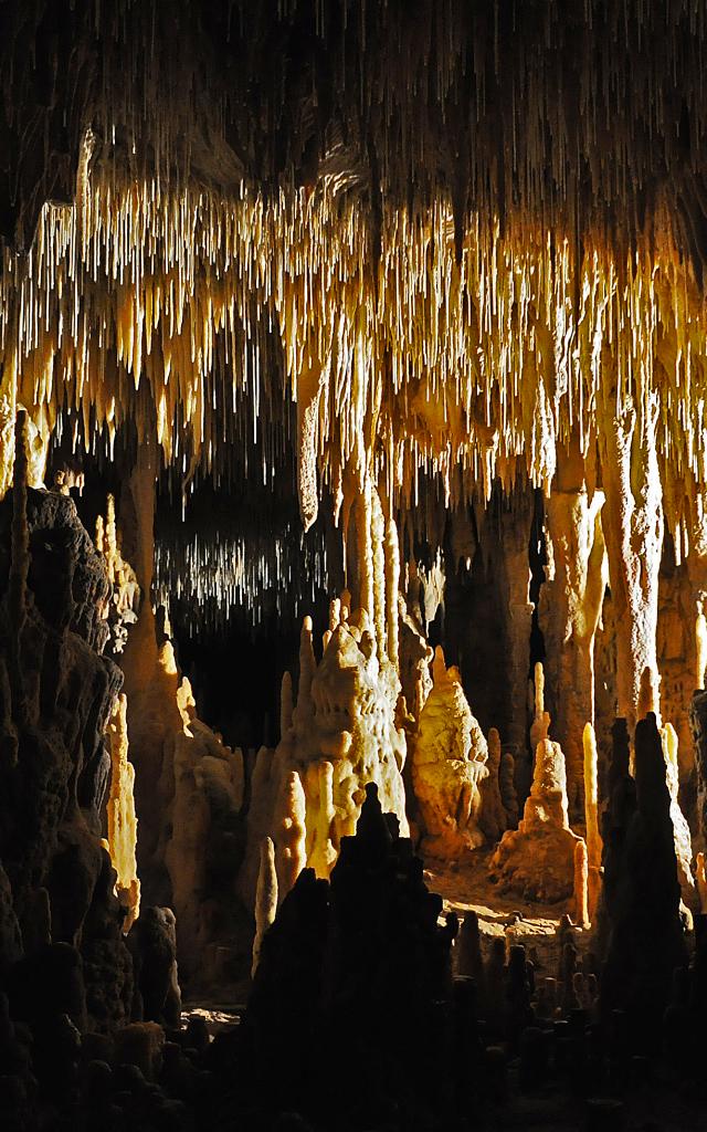 Grottes De Cougnac Gourdon Magnifique Salle.jpg