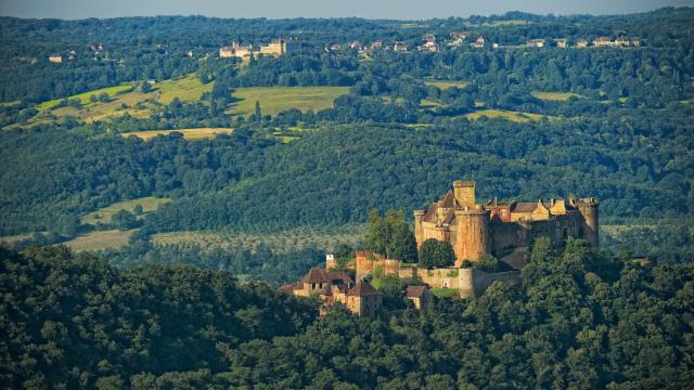 Le Chateau De Castelnau Bretenoux.jpg