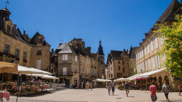 Place De La Liberte 6.jpg