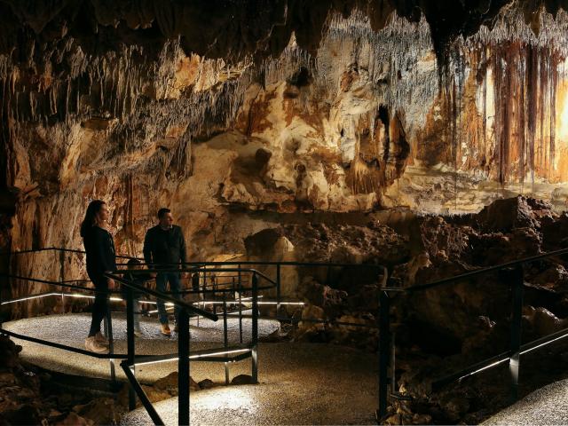 Visite Grotte Carbonnieres 1.jpg