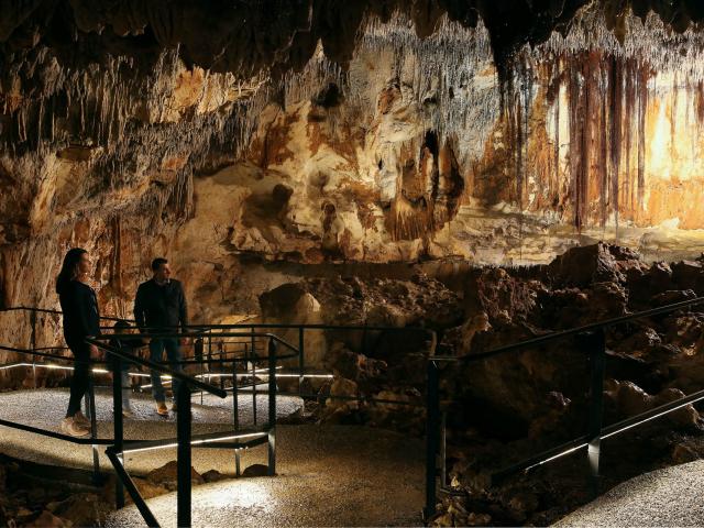 Visite Grotte Carbonnieres 1 0.jpg