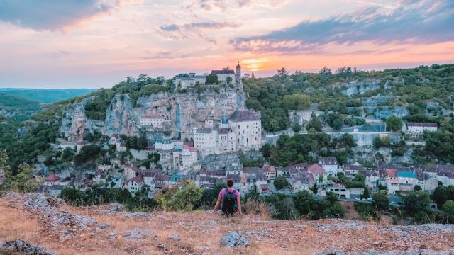 Devant Un Coucher De Soleil à Rocamadour ©lot Tourisme Teddy Verneuil 181102 123900