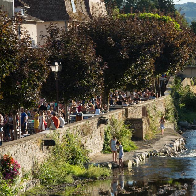 Visites Guidees Bretenoux Quais Malika Turin.jpg