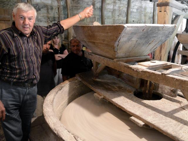 Hubert Faure Et La Farine Du Moulin De Cougnaguet © Ot Vallée De La Dordogne