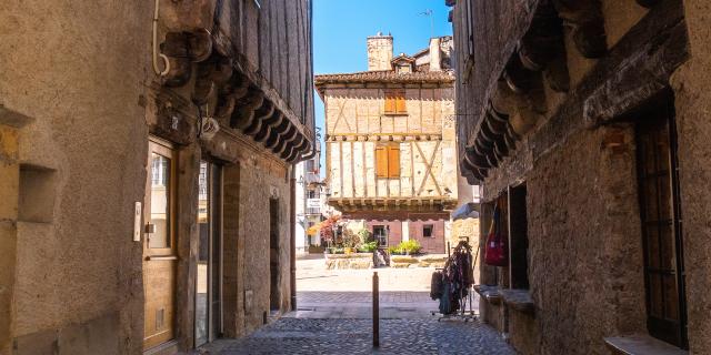 Dans Les Rues De Saint Céré © E. Gerbois Vallée De La Dordogne 19