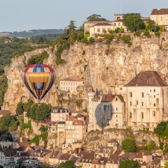 decollage-de-montgolfiere-a-rocamadour-lot-tourisme-teddy-verneuil-181102-123906.jpg