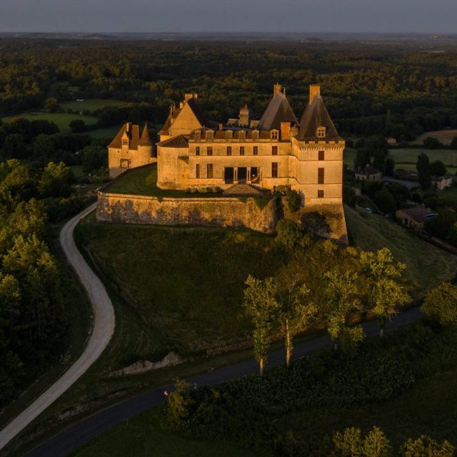 dji-0363-chateau-de-birondeclicdecolle-e1629810805355.jpg