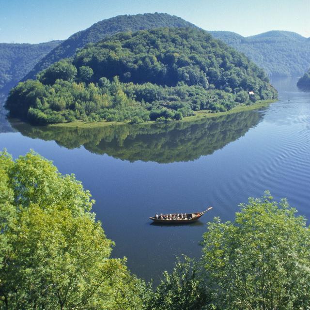 Une Gabare Dans Les Gorges De La Dordogne © Frédéric Magnoux Corrèze Tourisme