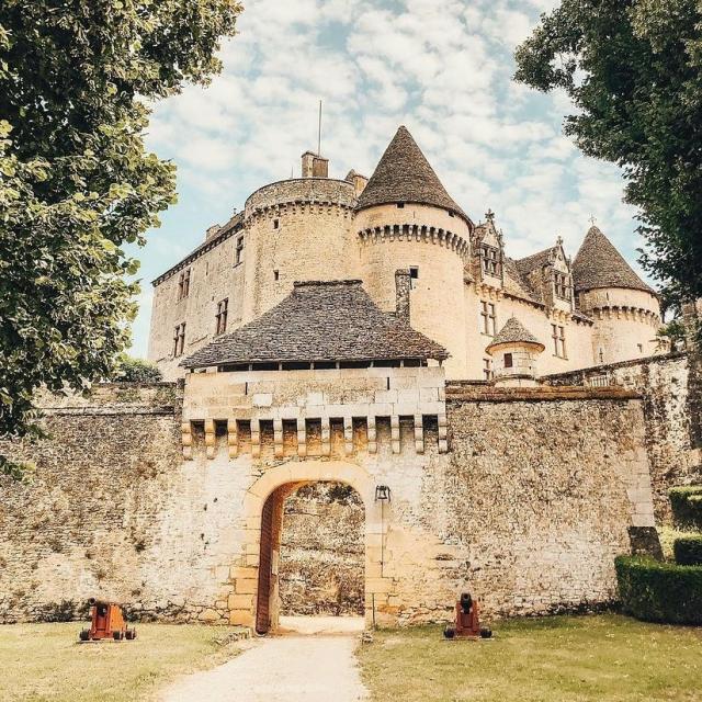 Instagram #chateaudefenelon