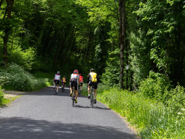 Cyclistes à Lacave