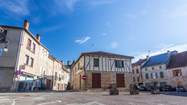 Maisons à Lacapelle-Marival