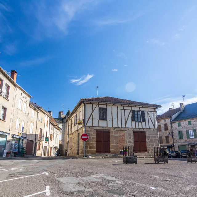 Maisons à Lacapelle-Marival