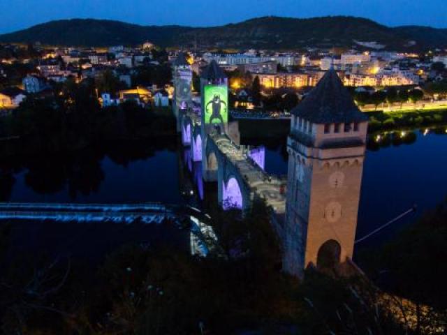 Illuminations Du Pont Valentre Lot Tourisme C Novello