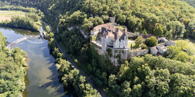 Vue aérienne du Château de Cénevières