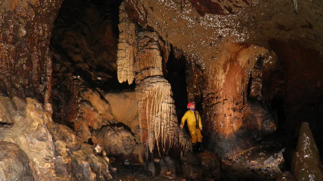 speleologie-compagnie-sports-nature.gif