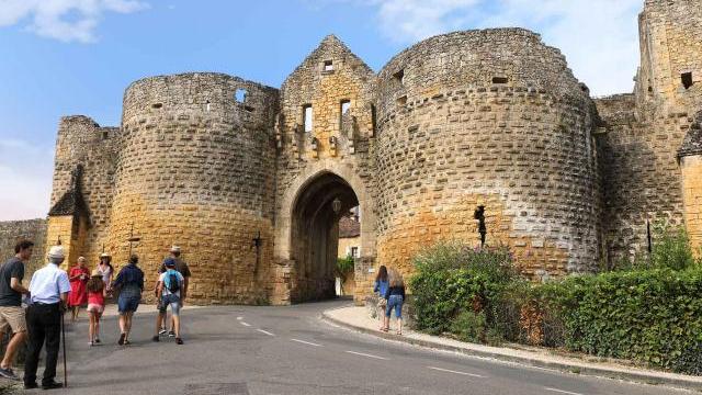 Porte Des Tours Domme