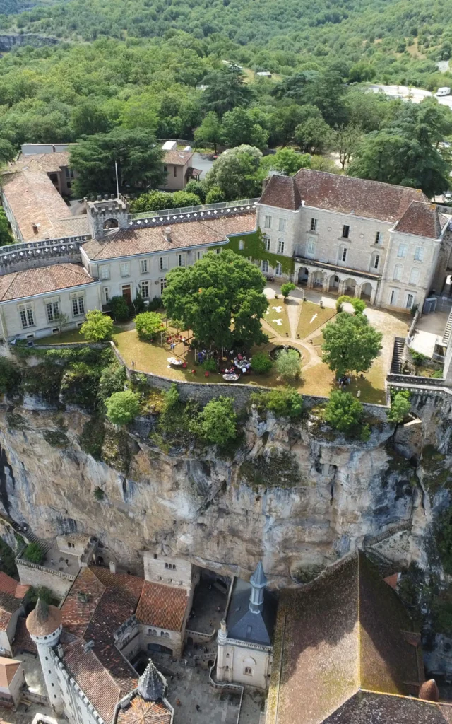 chateau-rocamadour-vue-aerienne.jpg