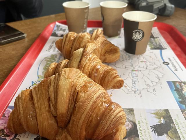 Petit Dejeuner Foret Singes Rocamadour Croissants