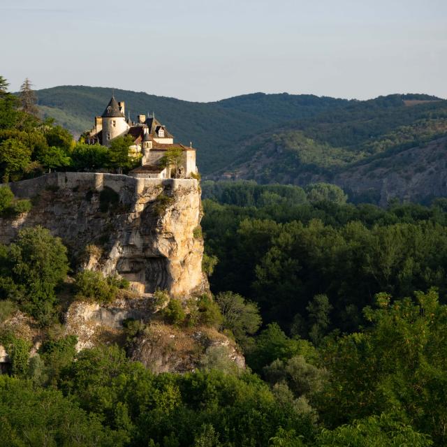 Vue Sur Le Château De Belcastel Lot Tourisme C. Novello 200723 083131 (1)