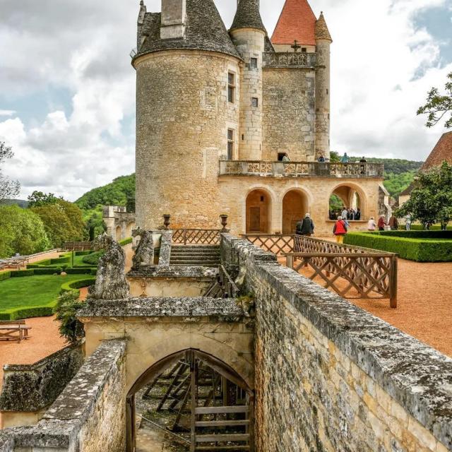 Instagram #chateaudesmilandes