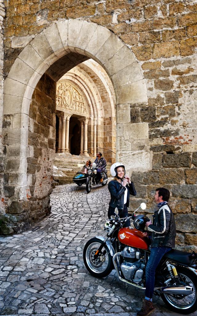 FRANCE. LE LOT. Carennac, un « des plus beaux villages de France » visité par les créateurs de French Rétro Ride.