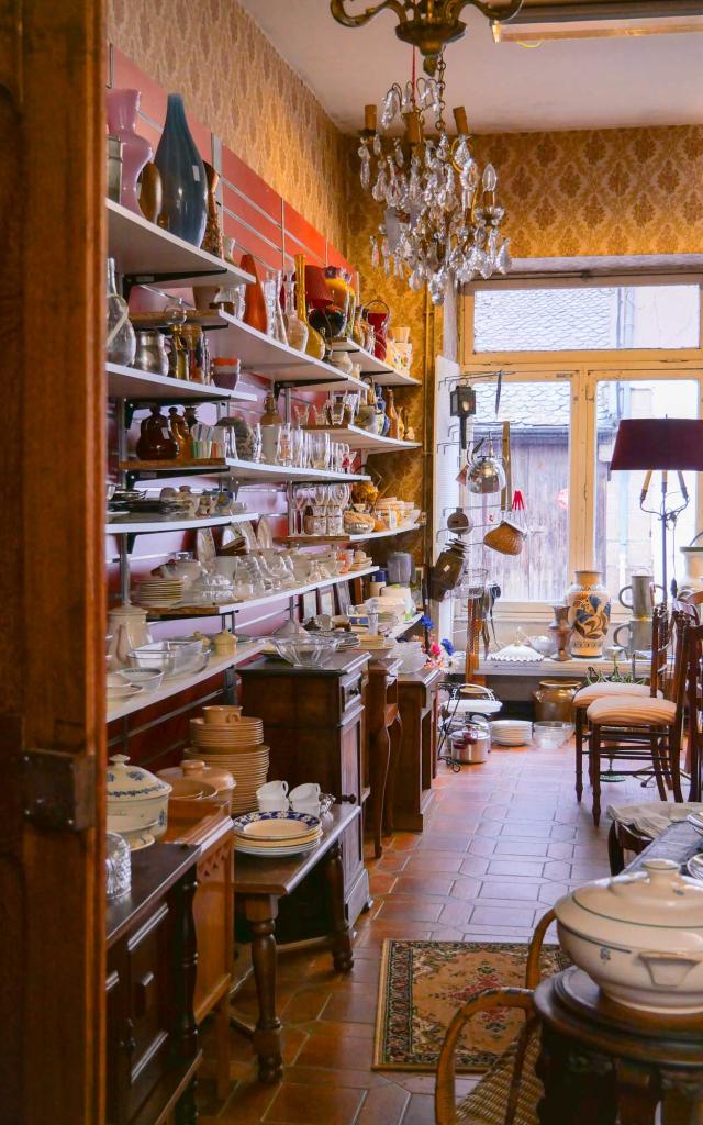 Brocante de la cave au grenier à Forgès