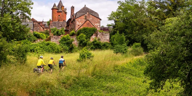 Collonges-la-Rouge à vélo