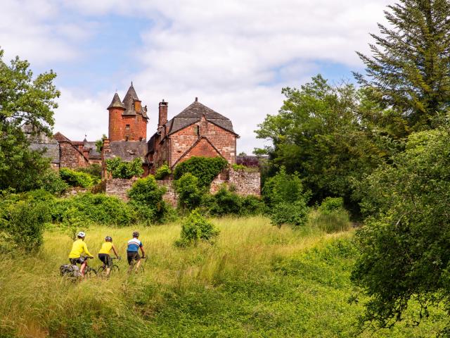 Collonges-la-Rouge à vélo