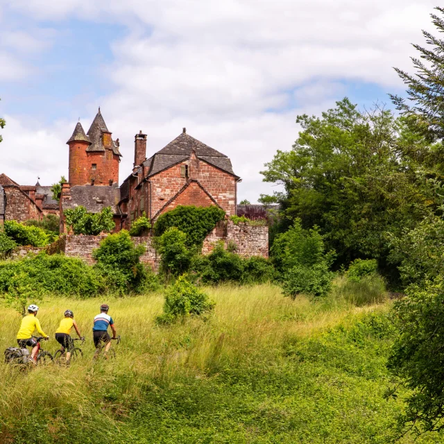 Collonges-la-Rouge à vélo