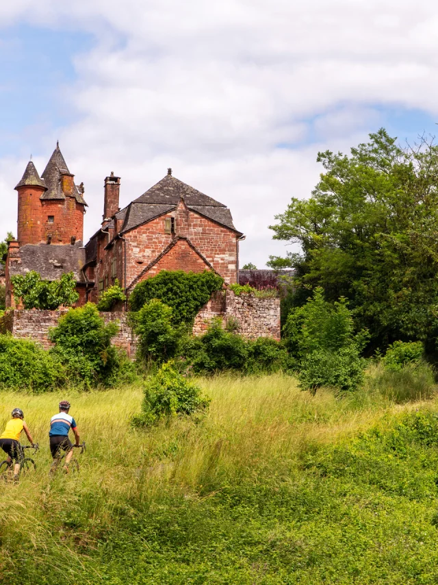 Collonges-la-Rouge à vélo