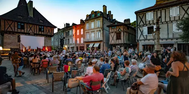 Place du Mercadial-Saint Céré