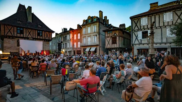 Place du Mercadial-Saint Céré