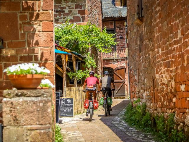 Collonges-la-Rouge à vélo