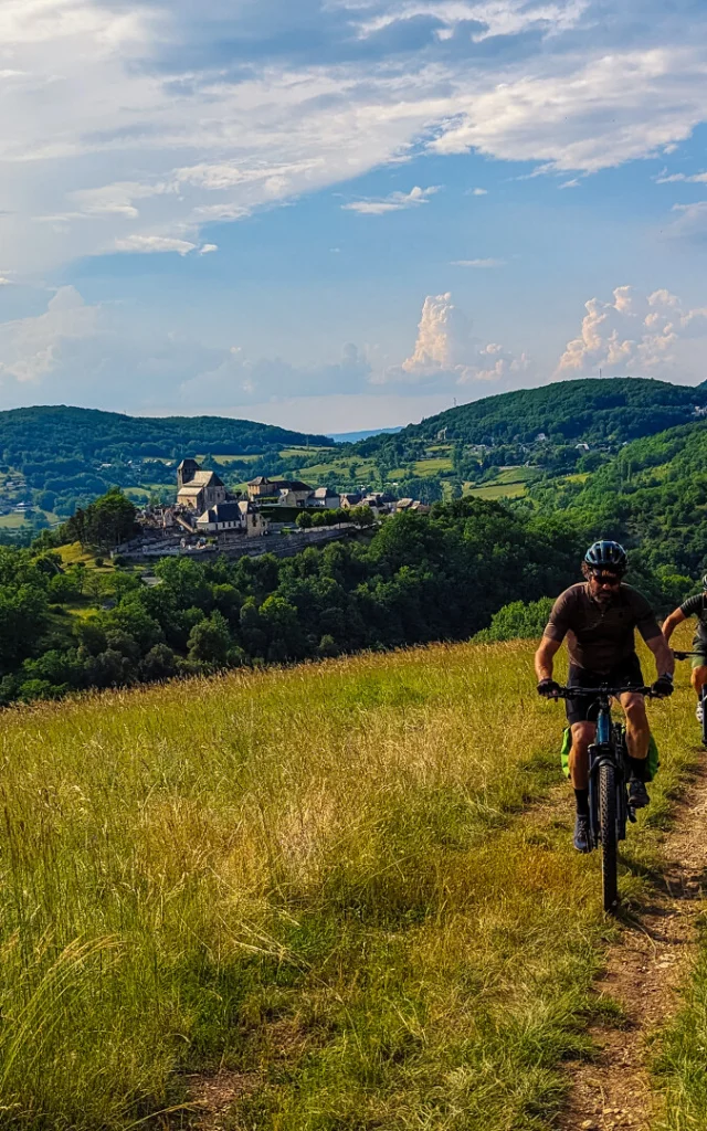 La-Vallee-de-la-Dordogne-a-velo-Ben-Grivoz.jpg-1920px-1.jpg