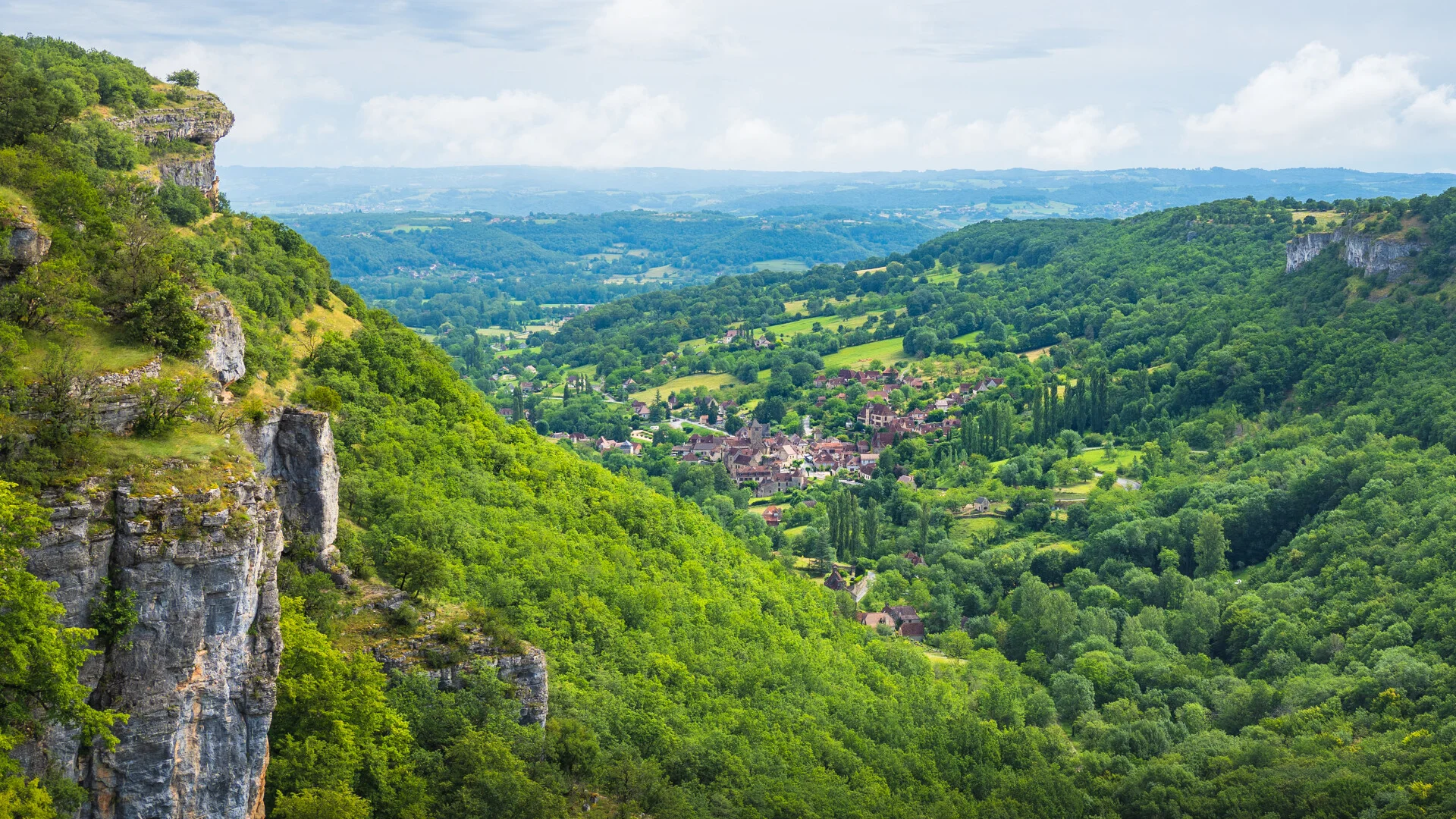 02395-OTVD-CC-BY-NCMaxime-Seimbille-Dronieguy.-Vallee-de-la-Dordogne.jpg-1920px.jpg