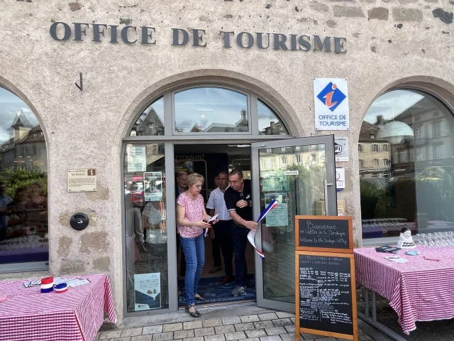 Inauguration nouveau bureau de l'Office de tourisme Beaulieu-sur-Dordogne