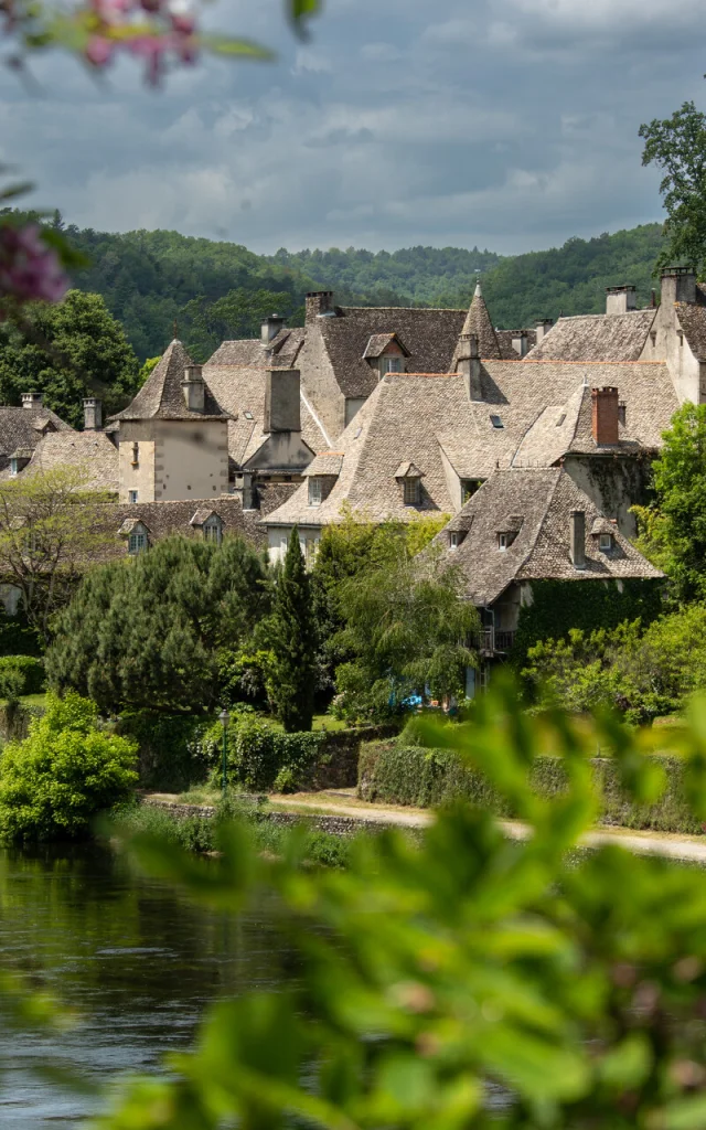 Maisons Quais Argentat Sur Dordogne Malika Turin.jpg 1920px