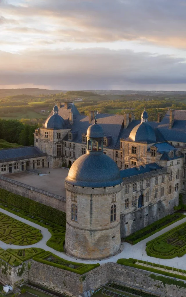 5607 Chateau De Hautefort Dordogne Libre