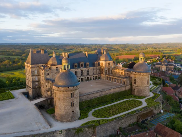 5609 Chateau De Hautefort Dordogne Libre